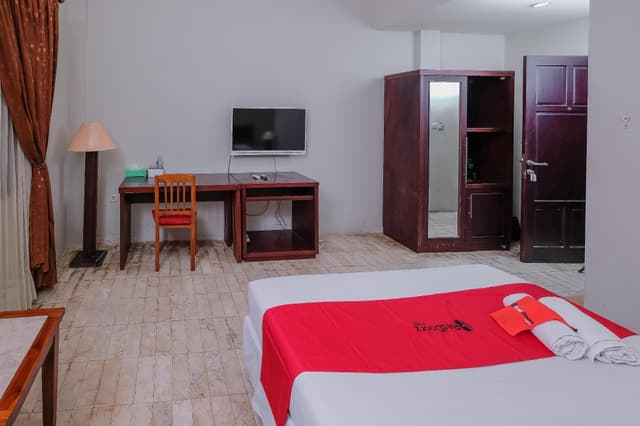 RedDoorz Room