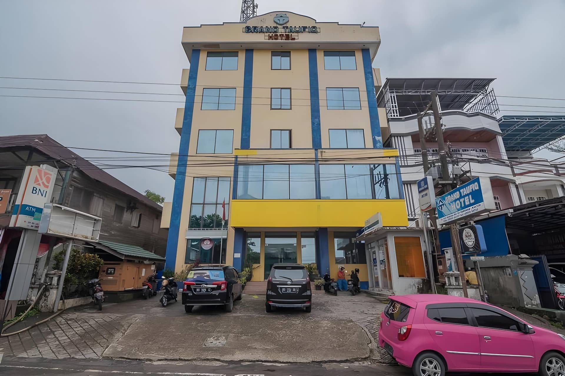 RedDoorz Syariah @ Grand Taufiq Tarakan RedDoorz Syariah @ Grand Taufiq Tarakan