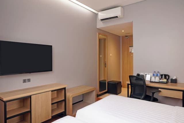 Superior Room, 2 Twin Beds, Smoking (Shower Only)
