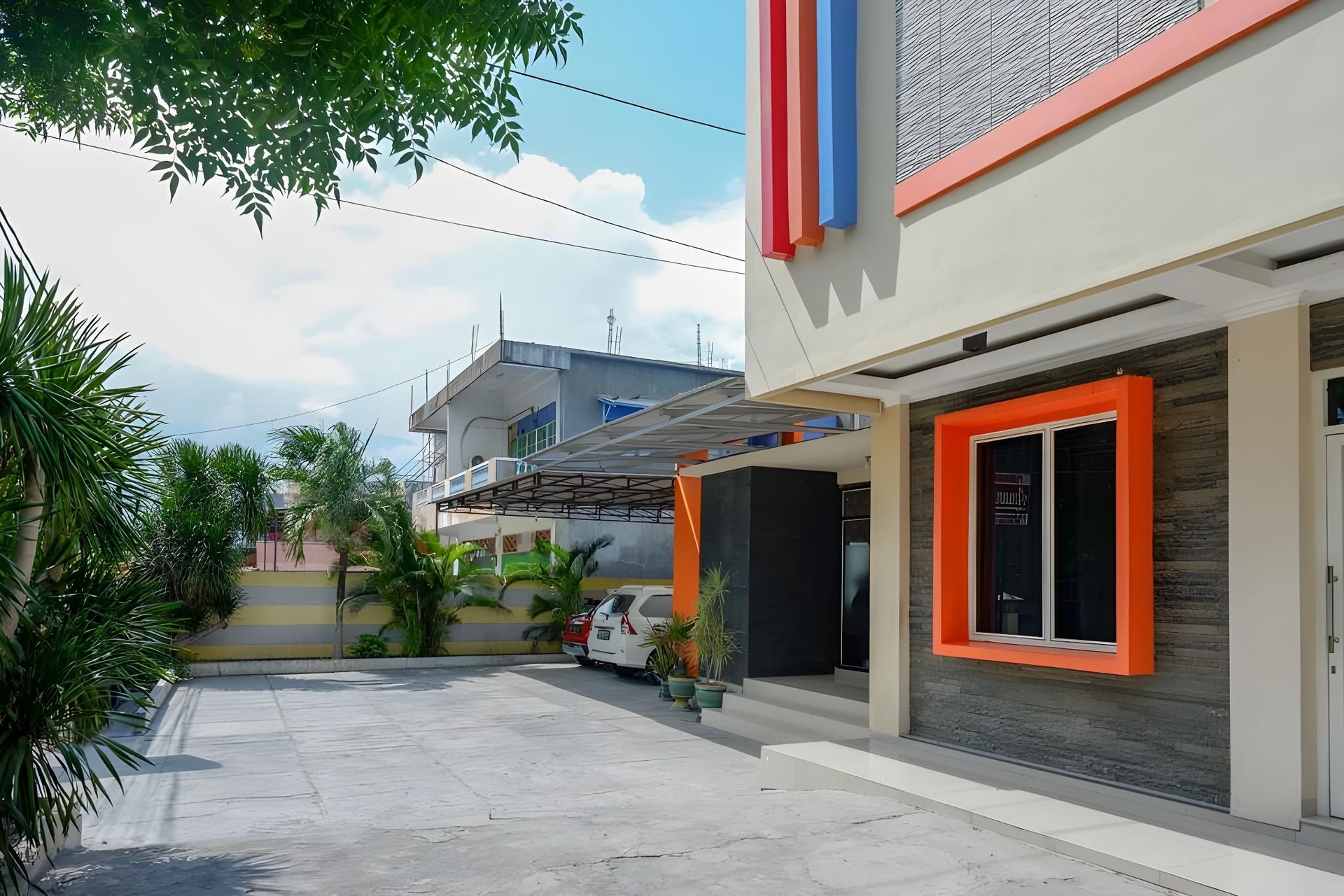 เรดดอร์ซ เนียร์ มิลเลเนียม วอเตอร์พาร์ค ปาลู (RedDoorz near Millenium Waterpark Palu)0