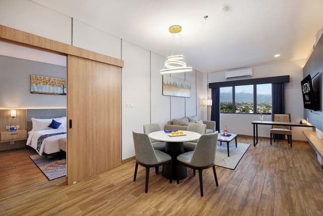 Aston Suite