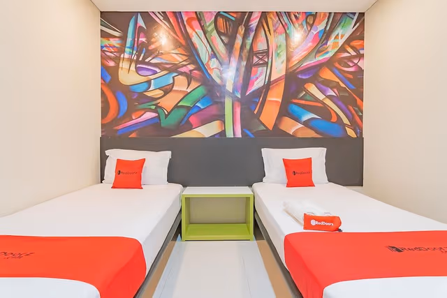 Twin Room (Reddoorz)