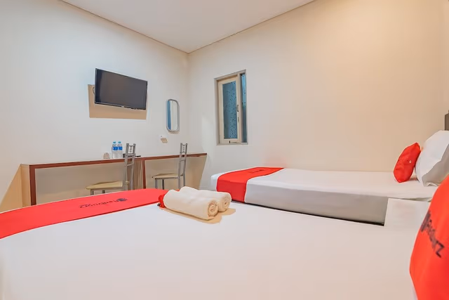 Twin Room (Reddoorz)