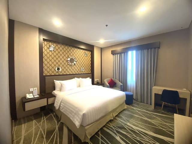 Junior Suite, 1 Queen Bed, Non Smoking (Living Room)