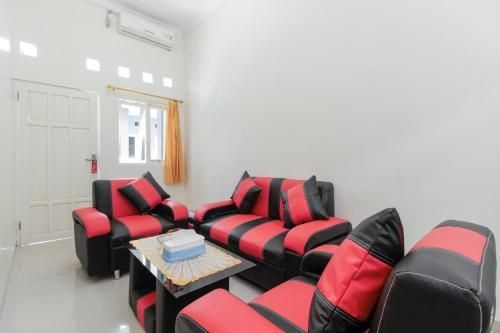 เรดดอร์ซ เนียร์ ยูนิเวอร์ซิตัส ปาลังการายา (RedDoorz near Universitas Palangkaraya)2