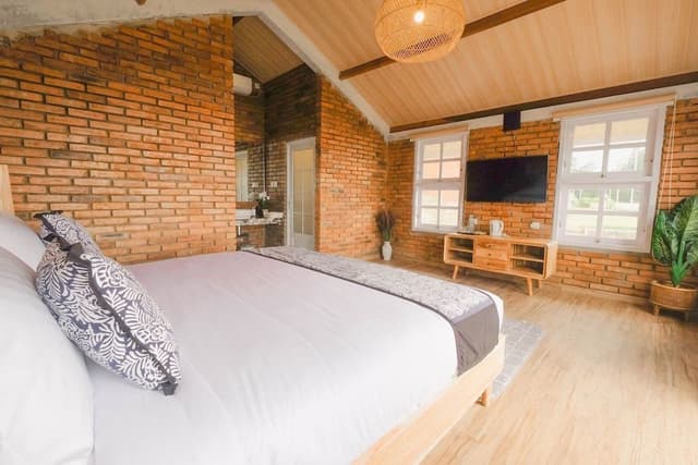Executive Double Room, 1 King Bed, Mountain View