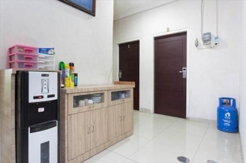 RedDoorz Plus near Lippo Cikarang Mall4