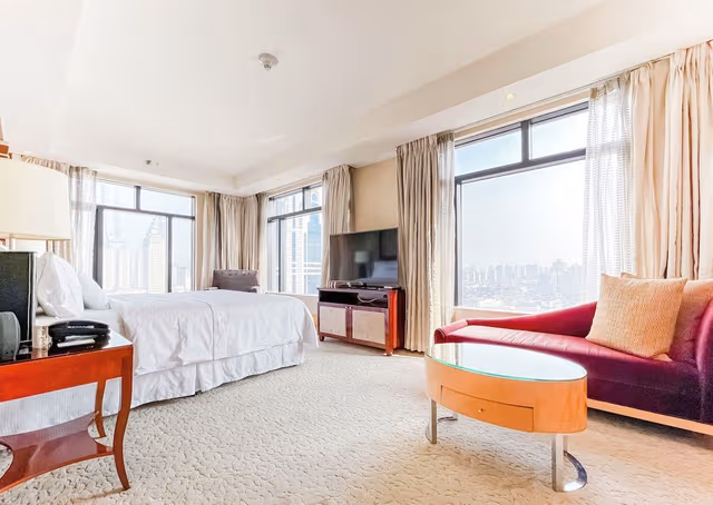 Club Lounge Access, Signature Suite, 1 King, City View