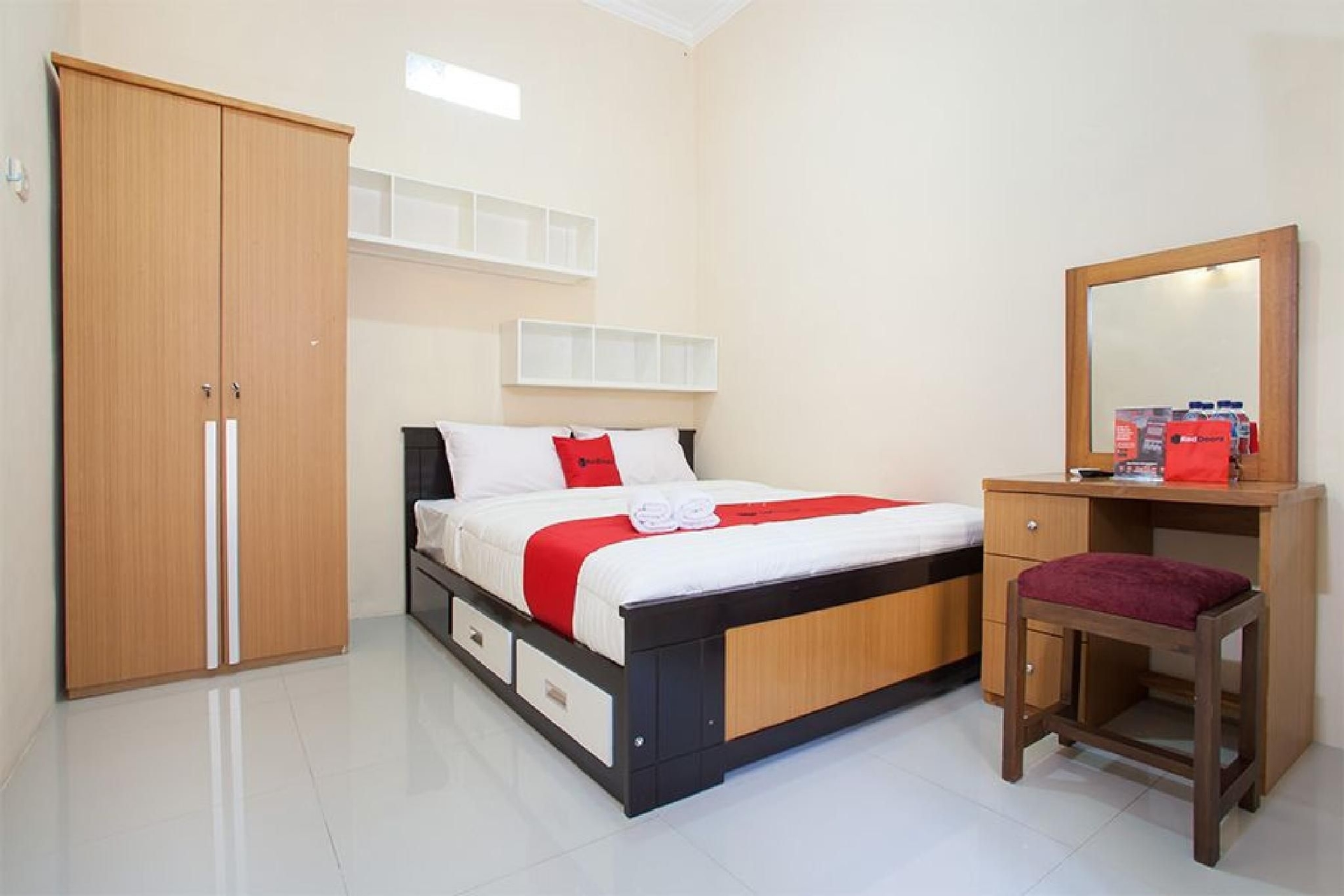 เรดดอร์ซ ชาเรียะฮ์ เนียร์ UNTAG บันยูวางี (RedDoorz Syariah near UNTAG Banyuwangi)0