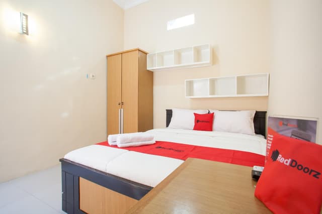 RedDoorz Room