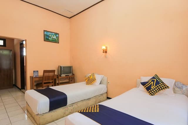 Economy Twin Room