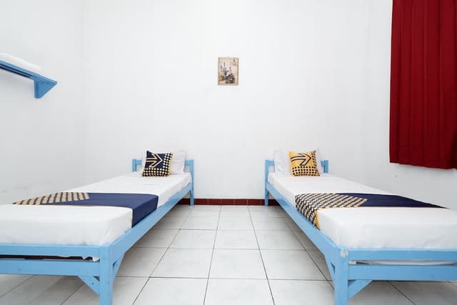 Economy Twin Room