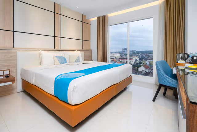 Deluxe Hollywood Room