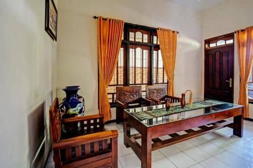 OYO Life 92785 Wisma Trubus Syariah OYO Life 92785 Wisma Trubus Syariah