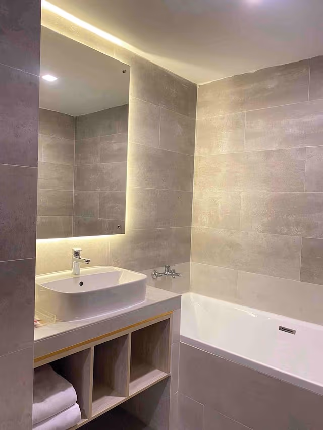 Premier Suite, City View