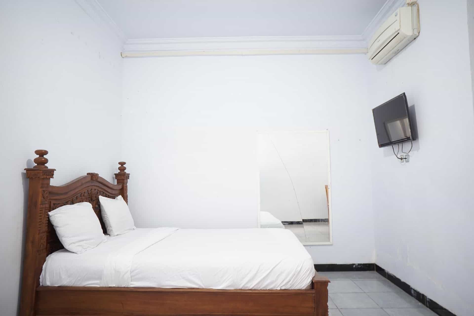 OYO Life 92886 Rumah Nyaman Radhika 2 Syariah OYO Life 92886 Rumah Nyaman Radhika 2 Syariah
