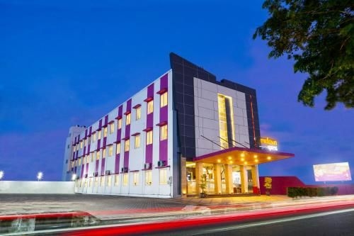 มิดทาวน์ เอ็กซ์เพรส ซัมปิต - กาลิมันตัน เต็งกาห์ (Midtown Xpress Sampit - Kalimantan Tengah)0