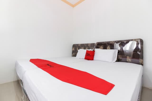 RedDoorz Room