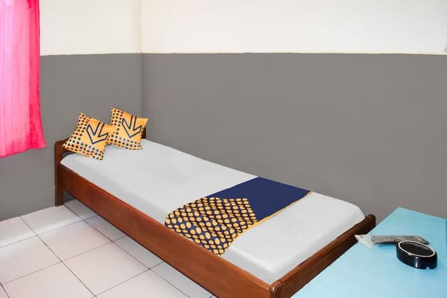 Economy Twin Room