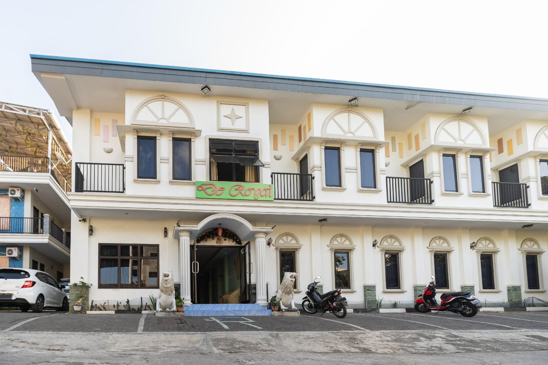 เรดดอร์ซ พลัส แอท จาลัน ปูโมโรว์ มานาโด (RedDoorz Plus @ Jalan Pumorow Manado)1