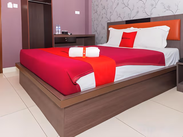 RedDoorz Room