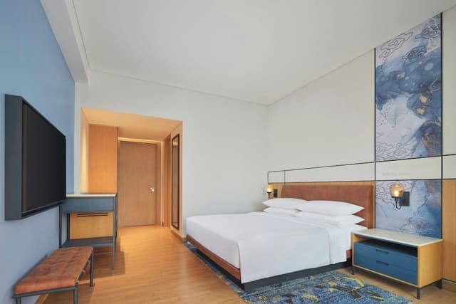 Room, 1 King Bed, Pool View (Terrace)