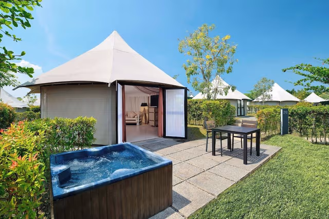 Tent, 1 King Bed with Sofa bed, Pool View (Whirlpool)