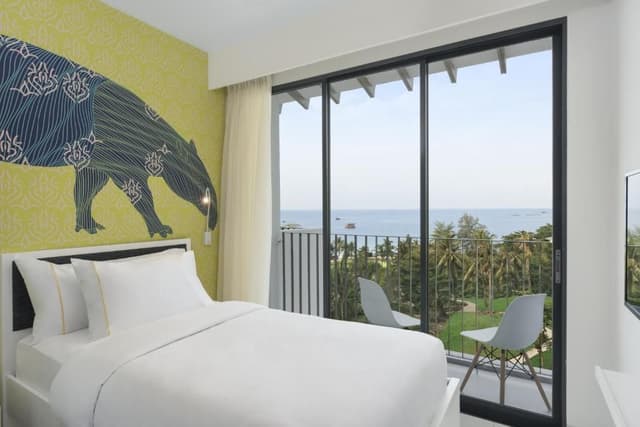 Two-Bedroom Loft Apartment with Garden View
