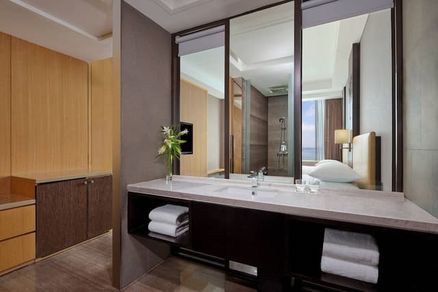 Club Room, 1 King Bed