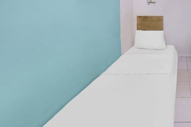 Economy Single Room
