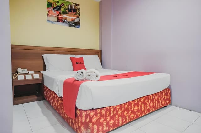 RedDoorz Room