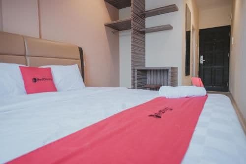 RedDoorz Room