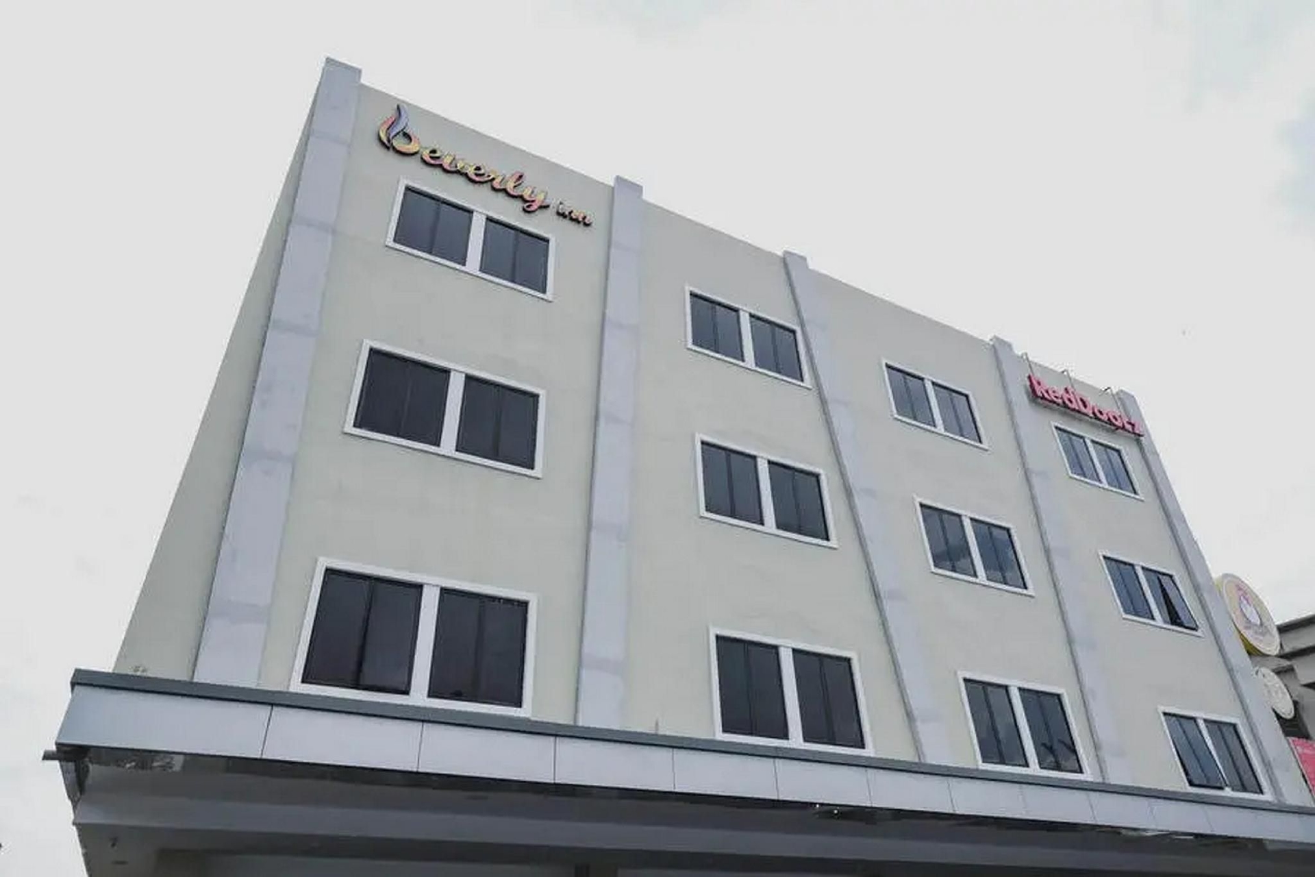 เรดดอร์ซ พลัส เนียร์ เฟอรี เทอร์มินัล บาตัม เซ็นเตอร์ (RedDoorz Plus near Ferry Terminal Batam Center)0