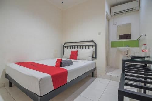 RedDoorz Room
