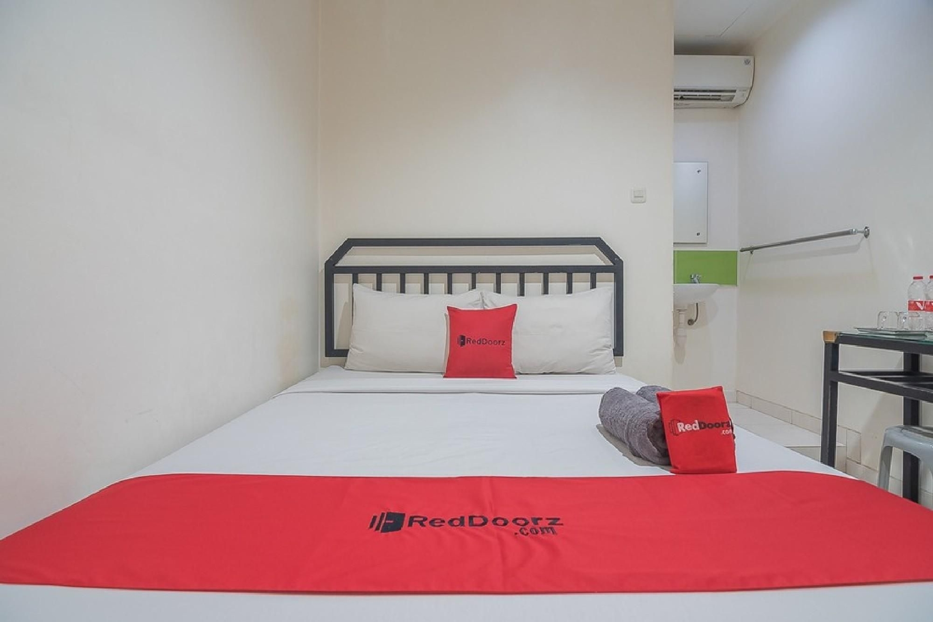 เรดดอร์ซ เนียร์ นาโกยา ซิตี้วอล์ค บาตัม 2 (RedDoorz near Nagoya Citywalk Batam 2)4
