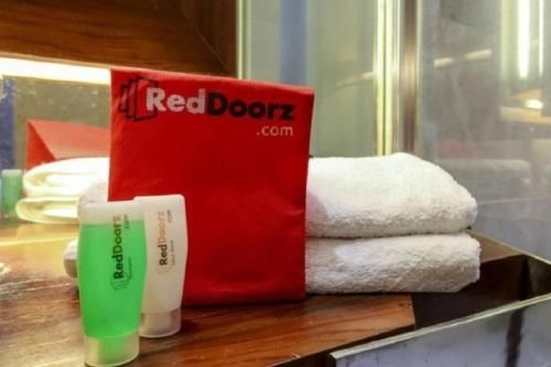 เรดดอร์ซ แอท บาลอย บาตัม (RedDoorz @ Baloi Batam)4