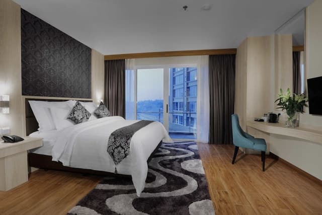 Aston Suite