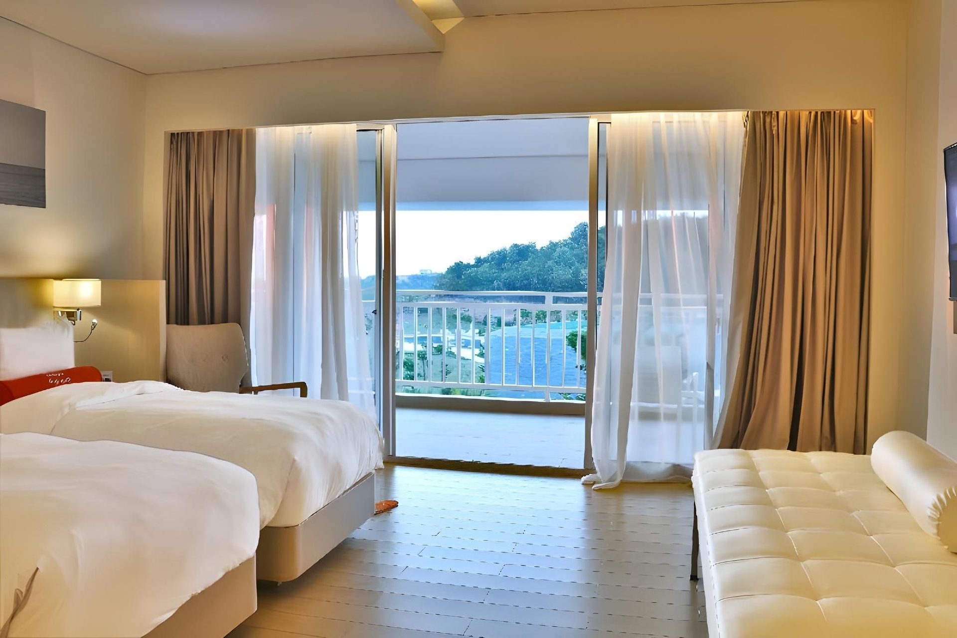 Harris Resort Barelang Batam4