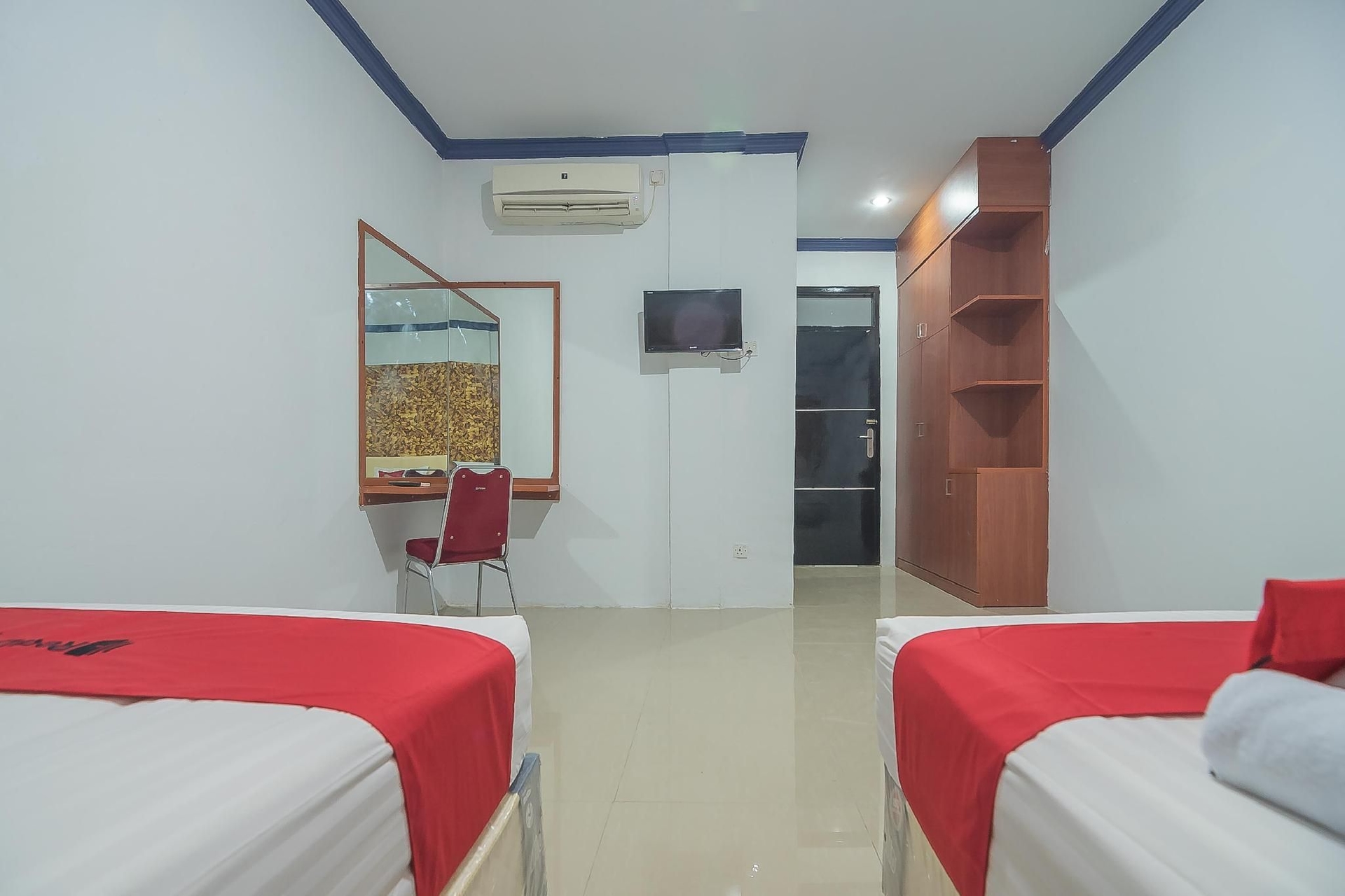 RedDoorz near RSUD Embung Fatimah Batam1