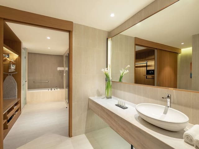 Executive Suite, Golf View