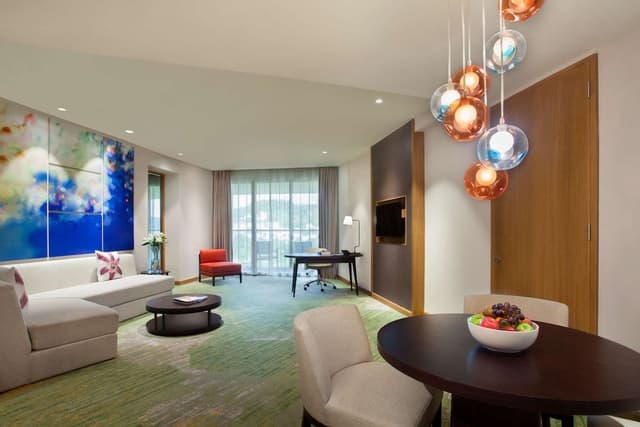 Executive Suite, Golf View