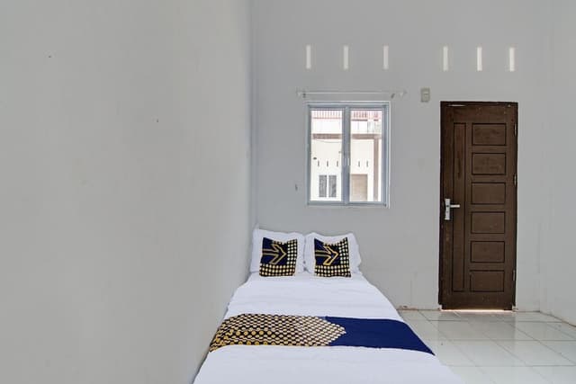 Economy Single Room