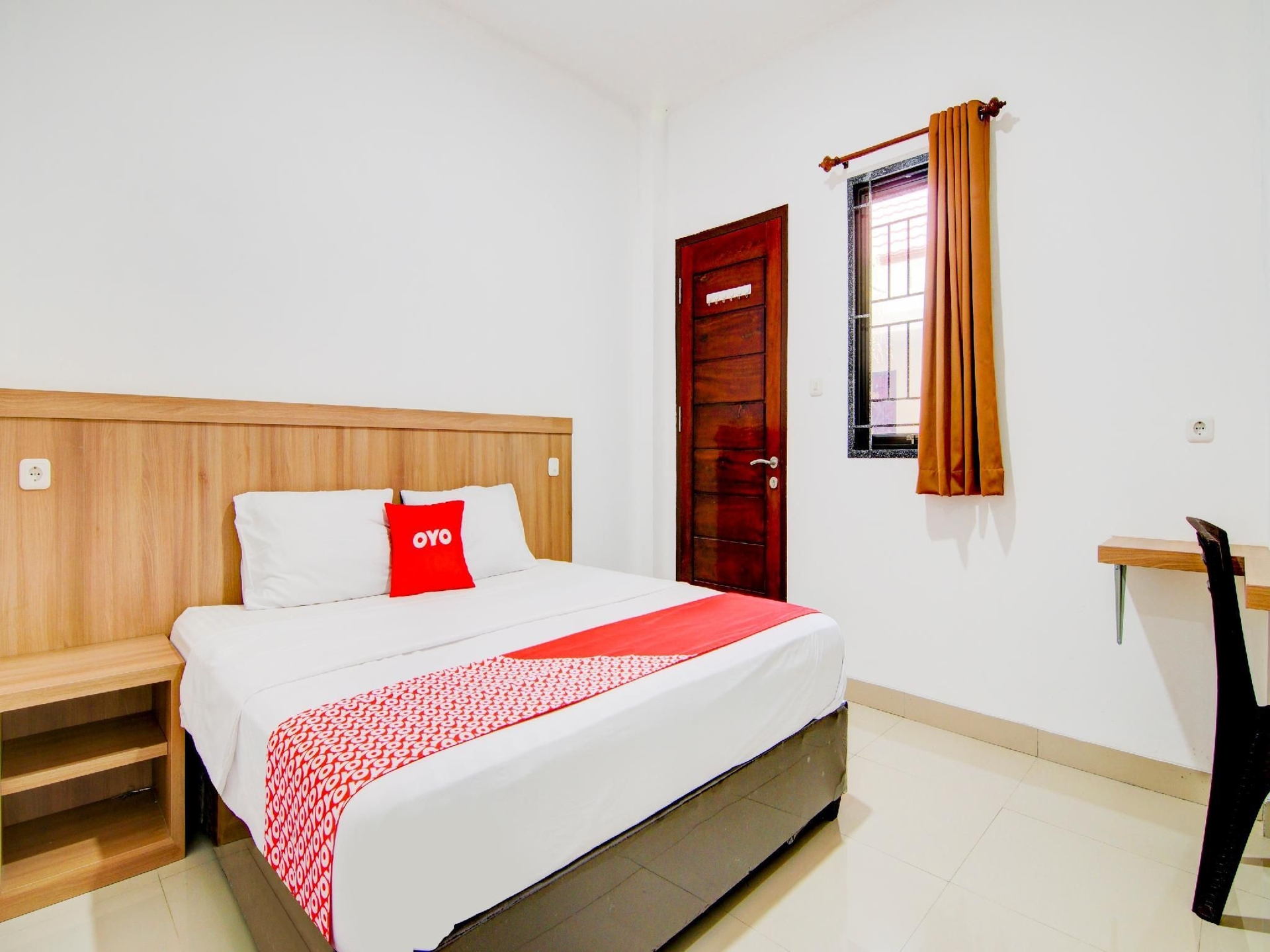 OYO 90233 The Shine Residence3
