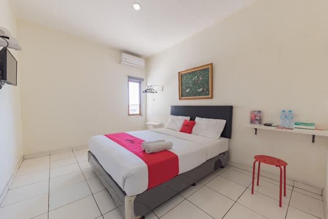 RedDoorz Room