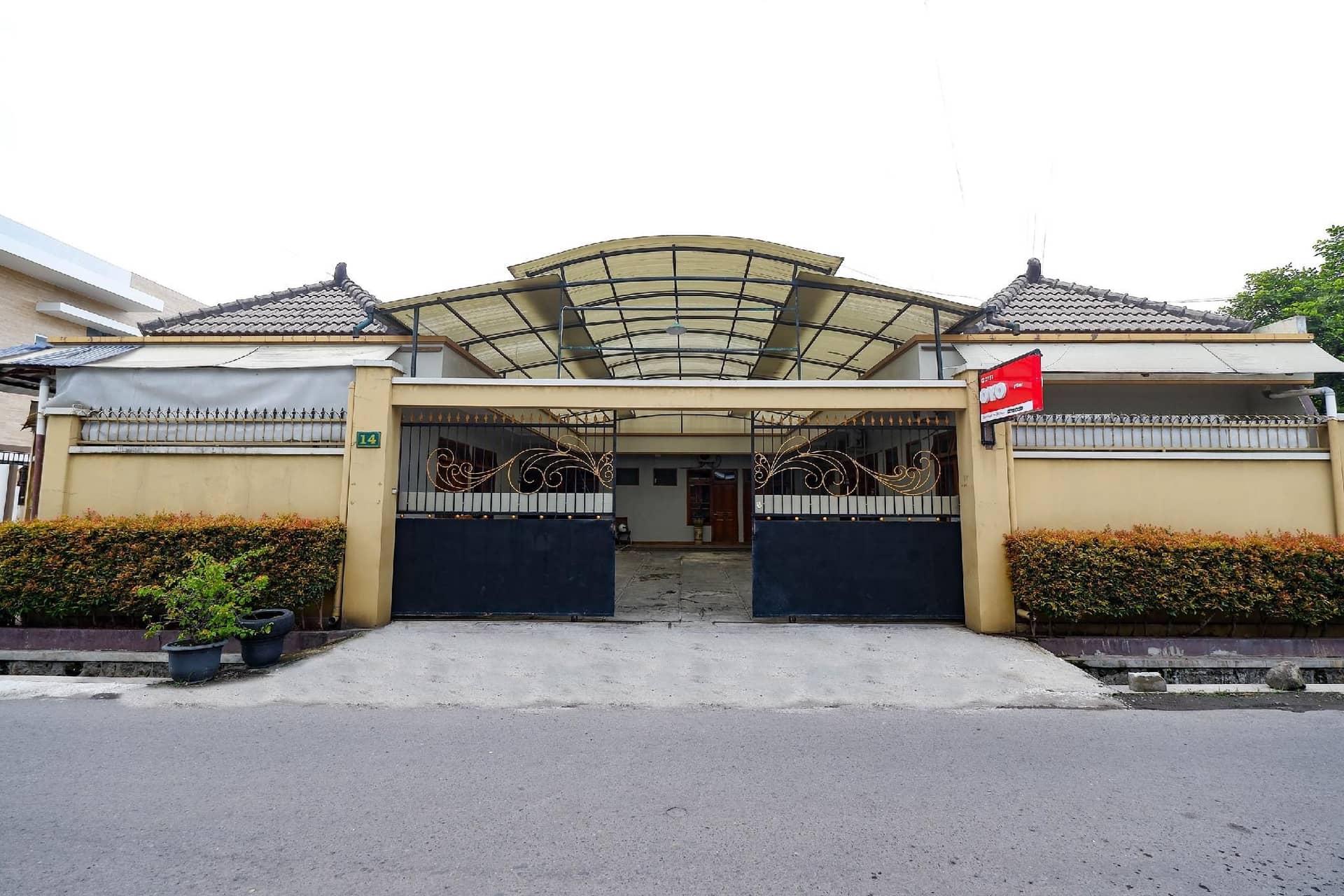 โอโย 2737 เดอคอสต์ โอโย 2737 เดอคอสต์