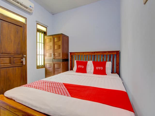 Saver Double Room with Non-Attached Bathroom