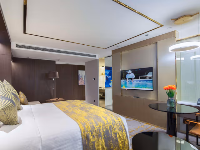 Deluxe Room with 1 King Bed