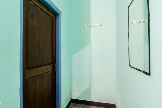Standard Fan Room