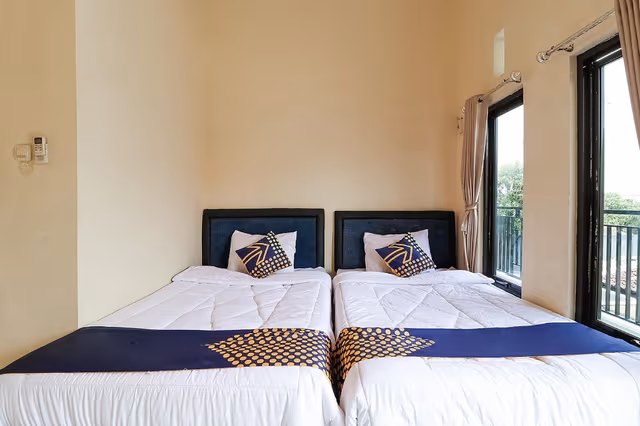 Deluxe Twin Room