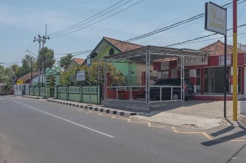 เรดดอร์ซ พลัส เนียร์ อะลุนอะลุน กูนิงัน (RedDoorz Plus near Alun Alun Kuningan)0